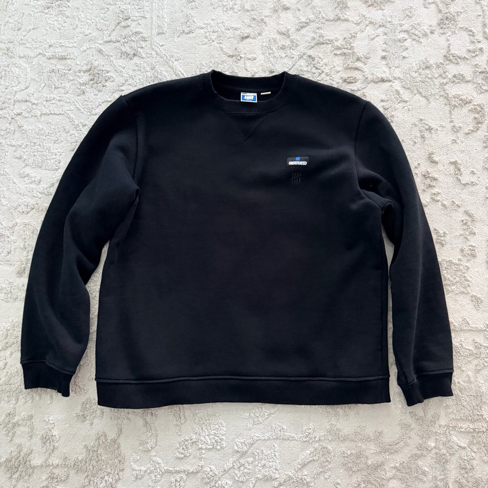 ⛔️SOLD⛔️Men Undefeated heavy weight crew neck sweatshirt sweater size medium